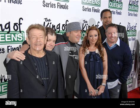 Cast of 'King of Queens' - Jerry Stiller, Patton Oswalt, Kevin James ...