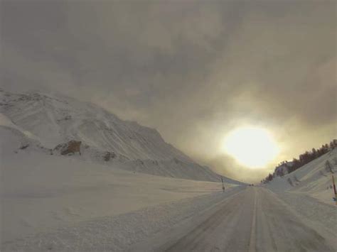 Neve Al Colle Della Maddalena E In Valle D Aosta Chiuso Il Traforo Del