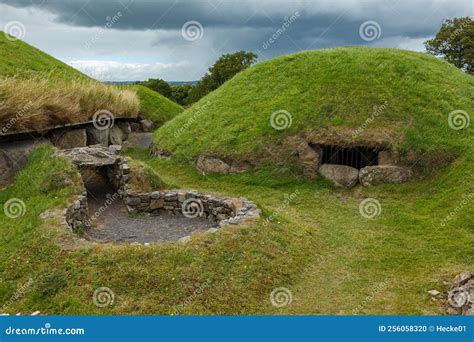 Megalithic Tombs Of Newgrange In Ireland Stock Photo Image Of Green