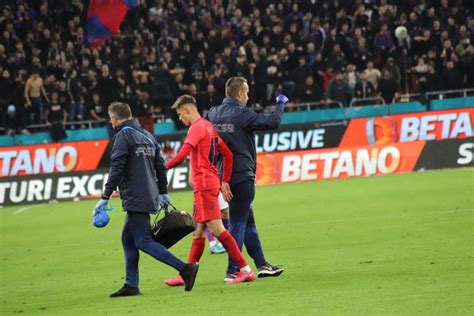 Lovitură pentru FCSB Octavian Popescu s a accidentat la cel mai bun