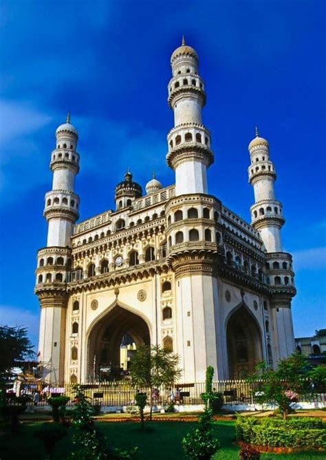 Top 15 Famous Tourist Places to Visit in Hyderabad