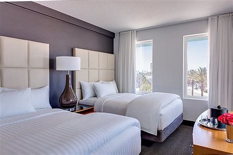 STREAMLINE HOTEL $103 ($̶1̶3̶4̶) - Prices & Reviews - Daytona Beach, FL