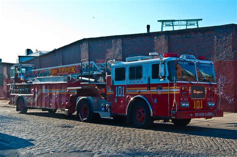 Fdny Ladder 101 101 Truck Red Hook Raiders Sl01022t 2001 S Flickr