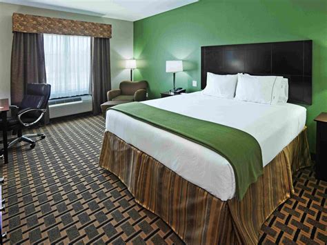 Affordable Hotel in Jacksonville, TX | Holiday Inn Express & Suites ...