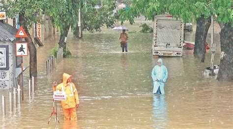 Flood Alert Issued In Kolhapur Over 4 000 Evacuated 4 Ndrf Teams