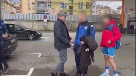 Пак диващина: Дъжд от камъни и яйца потроши автобус 260 в София ВИДЕО