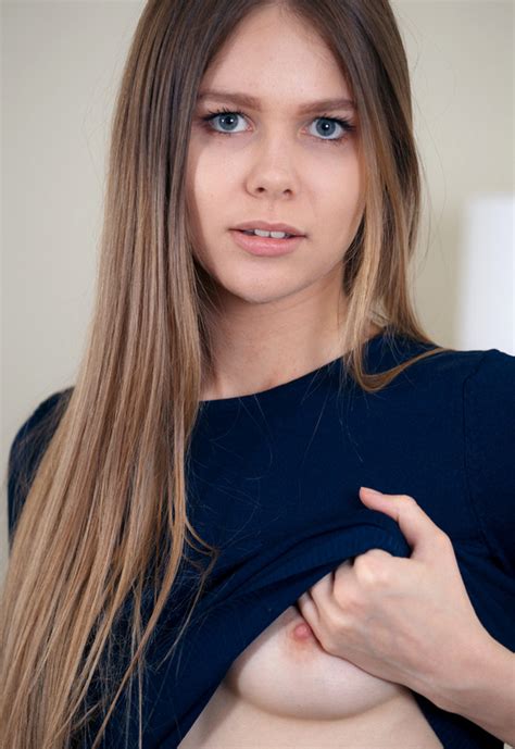 Portraits Nude Pics Page 82 Erotic Beauties