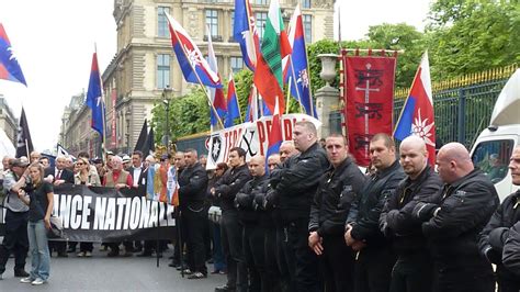 Seize personnes en garde à vue après un coup de filet dans le milieu de