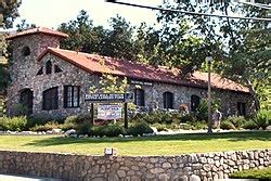 Bolton Hall (California) - Wikipedia