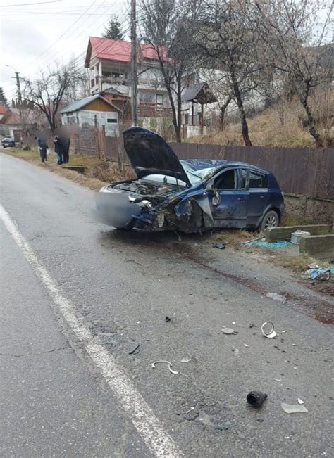 Accident Cu Trei Masini Implicate Soferita In Varsta De 21 De Ani La