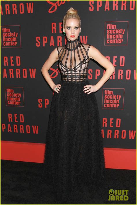 Jennifer Lawrence Stuns At Red Sparrow Nyc Premiere With Fierce Eye Makeup Photo 4039509