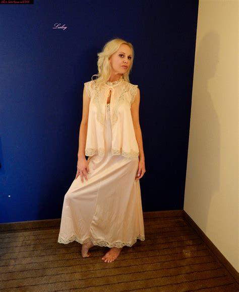 Lesley Lingerie Model Photo Shoot For Silk And Satin Rescue Sexy Pin Up Girl Boudoir