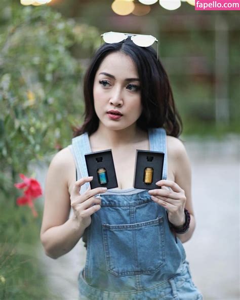 Ratu Desmi Azalia Ratudazl Nude Leaked Photo Fapello