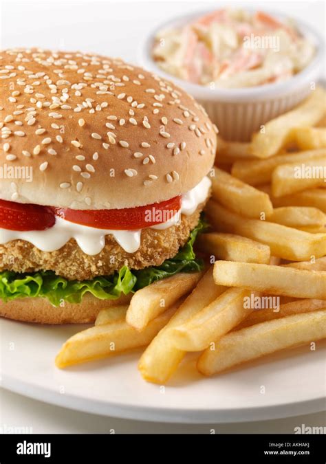 Poulet Burger Frites Salade De Chou Banque De Photographies Et Dimages