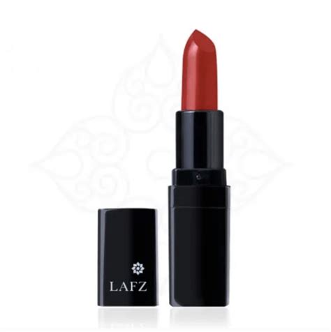 Vintage Red Lipstick. EVA Online