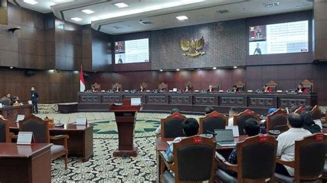 Mk Tolak Uji Materi Masa Jabatan Pimpinan Parpol Karena Pemohon Tidak