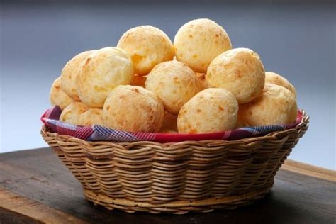 Dia do Pão de Queijo conheça a origem e veja como fazer essa iguaria