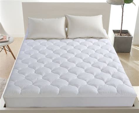 Best Cooling Mattress Pads and Toppers Of 2023 | Choose Mattress