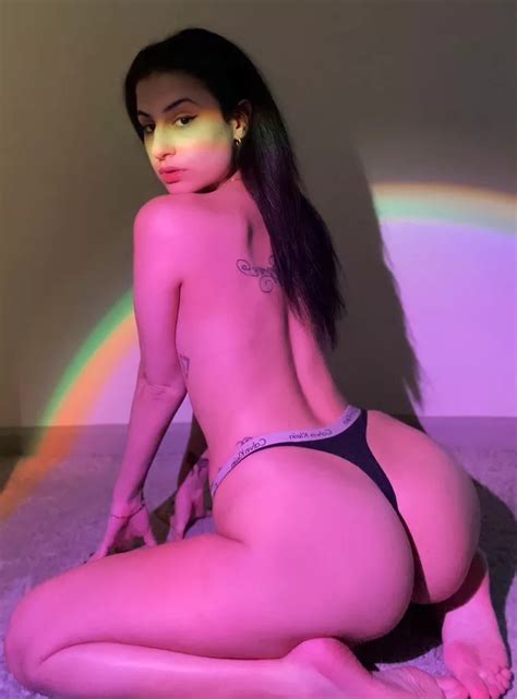 Whatre You Kissing First Ass Or Feet Nudes ButtsAndBareFeet NUDE PICS ORG