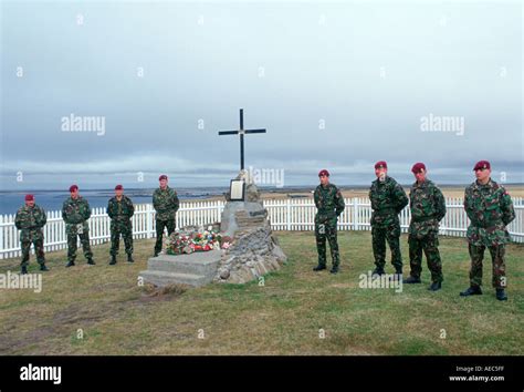 Soldiers Of 2nd Battalion Parachute Regiment At 2 Para Memorial At