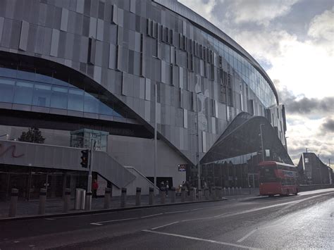 Spurs Stadium Travel Guide - Stadium Scene