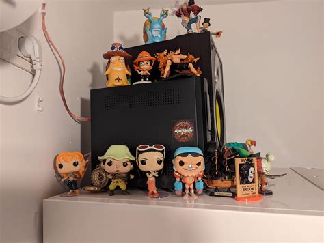 Am I the only one that keeps them out of box? : r/funkopop