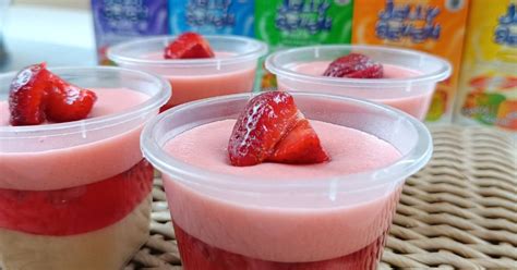 Resep Strawberry Punch Pudding Oleh Eonnie Gwenchana Cookpad