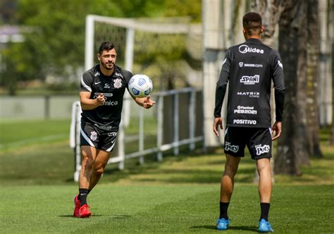 Giuliano No Ltimo Treino No Ct Do Corinthians Antes Do D Rbi Contra O