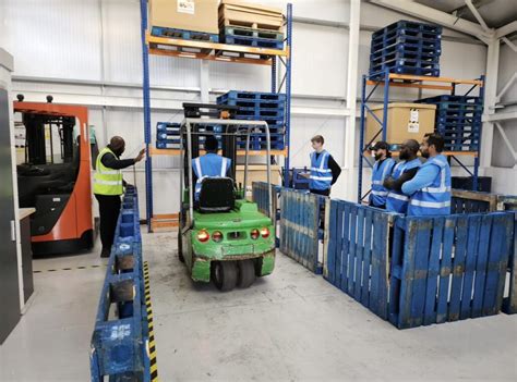 Novice Counterbalance Forklift Training Courses Onsite Flt Training