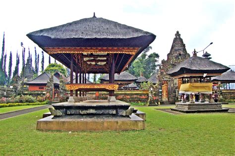 Ulun Danu Beratan Temple in Bali - Bali's Iconic Lake Temple - Go Guides