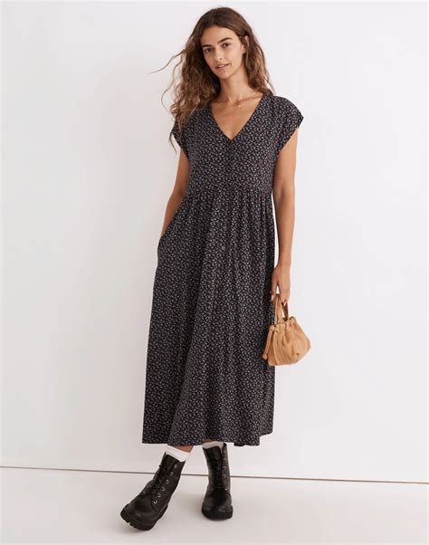 Button Front Midi Dress In Campden Daisies