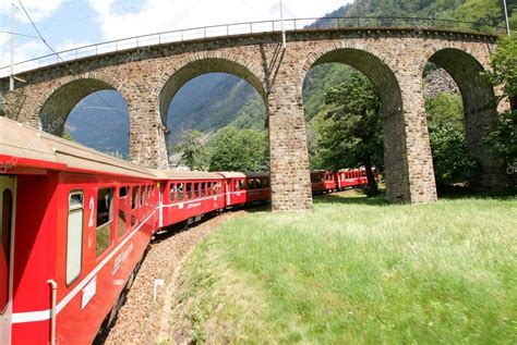 Bernina Express Train — Stock Editorial Photo © Fotoember #79138652