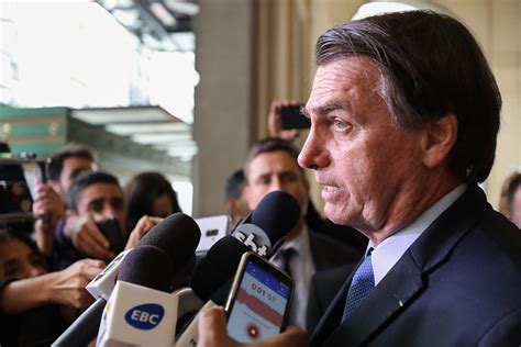 Pelo que vi até agora o Neymar é inocente diz Bolsonaro