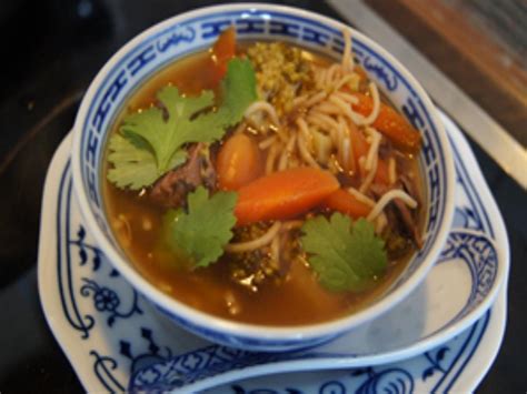 Asiatische Rindfleisch Nudel Suppe Rezept Kochbar De