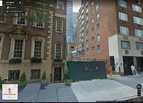 The Many Apartments Of Carrie Bradshaw On Sex And The City Iamnotastalker