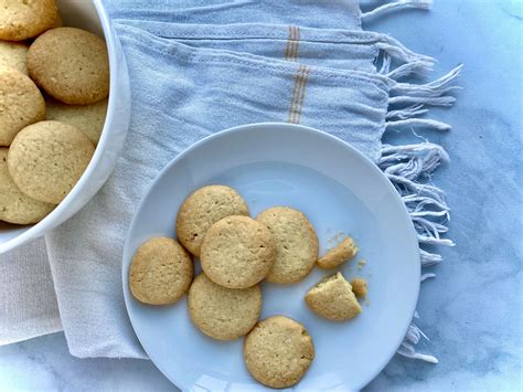 Make Your Very Own Homemade Vanilla Wafers For A Sweet Treat Eat Them