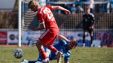 Fc Bayern Ii Gegen Fv Illertissen Kleine Bayern Bringen F Hrung In