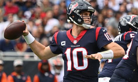 Texans’ Davis Mills outside the bottom-5 of starting QB power rankings