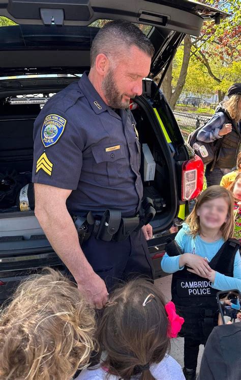 Cambridge Police👮🏽 On Twitter After Finishing A Response At A Nearby Call Our Officers