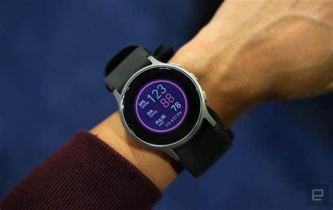 Представлены смарт-часы Omron Healthcare для измерения артериального ...