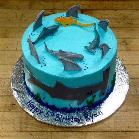 Shark Birthday Cake A Fondant Hammerhead And Royal Icing Fins Shark