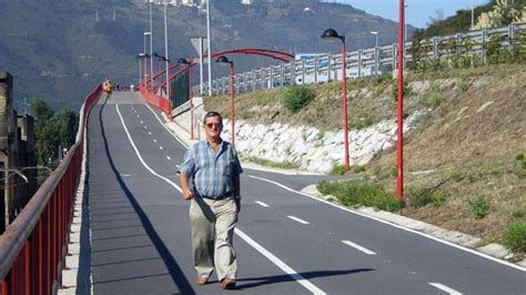 El Bidegorri A La Playa De La Arena Se Estira Hasta Santurtzi