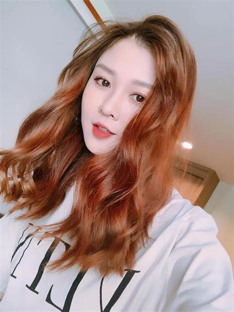 Danh T Nh Hot Girl Ng I C Nh Tr M Anh Trong Show Truy N H Nh