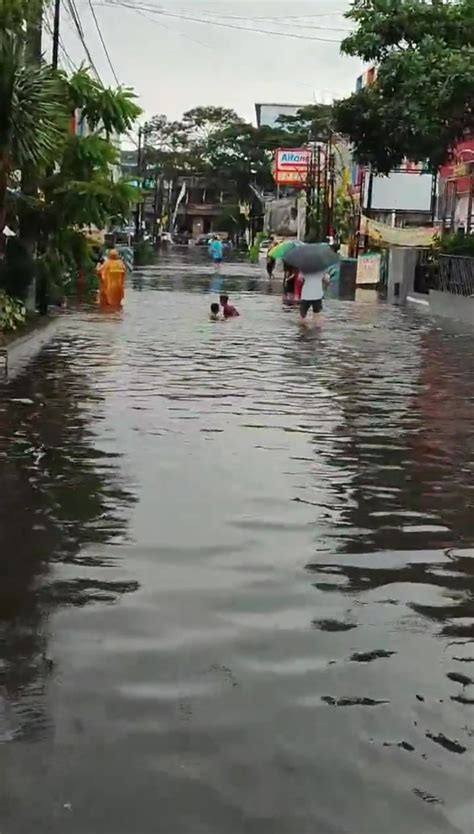 Hujan Sesaat Sejumlah Titik Di Kota Malang Terendam Banjir