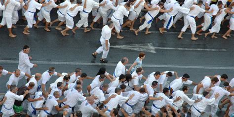 La Vara Festa Dellidentit Messinese Una Corsa Di Fede A Piedi Nudi