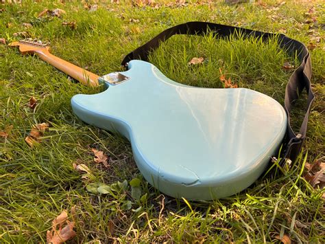 EXCLUSIVE: Kurt Cobain "SkyStang” 1997 Fender Mustang (Contour body
