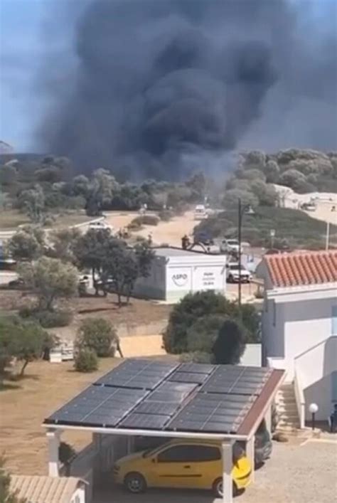 Olbia Esplode Camper Sulla Spiaggia Di Bados Muore Bimbo Di 10 Anni