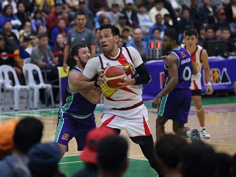 San Miguels Fajardo Paces PBA Best Player Of The Conference Race