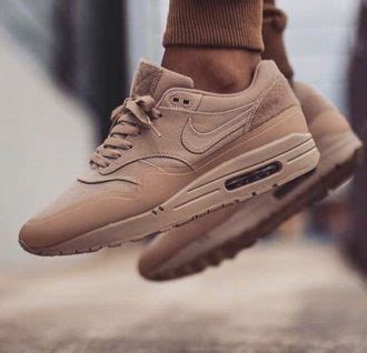 Zapatos Nude Los Nicos Capaces De Alargar Tus Piernas Como Ning N Otro Effortless Chic