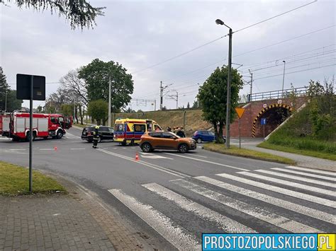 Wypadek W Ole Nie Na Ulicy S Dowej Dwie Osoby Poszkodowane